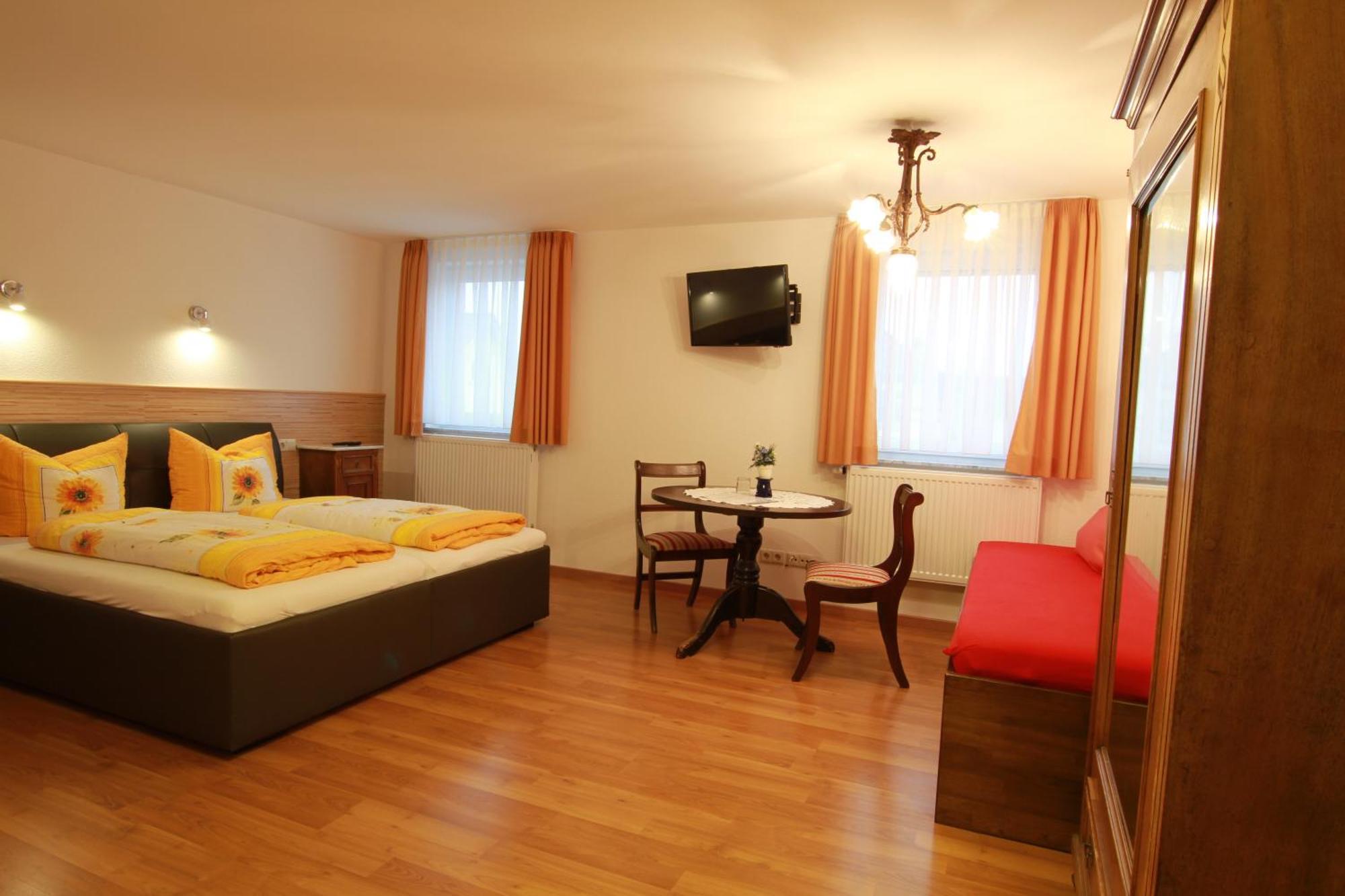 Gaestehaus Pfefferle Hotel Garni Und Ferienwohnungen Sigmaringen Bilik gambar